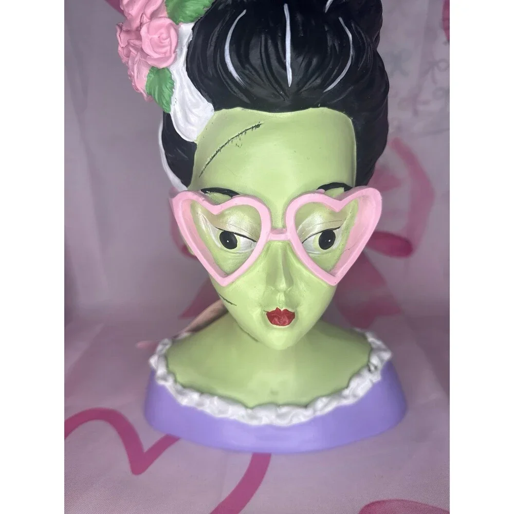 NEW Halloween/Summerween Bride Bust Decor